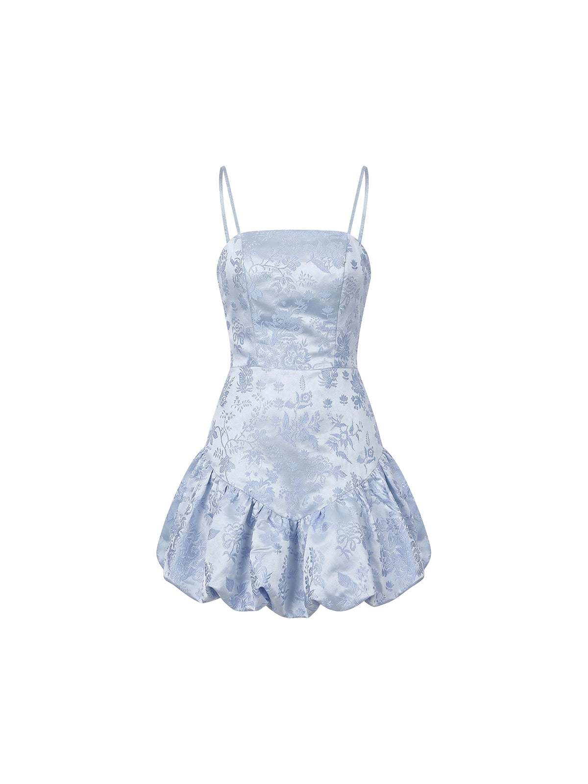 Robe Marcella Elyth Édition : robe mini en jacquard satiné bleu lilas au motif floral délicat, dotée de fines bretelles et d'un bustier ajusté. La jupe se distingue par un ourlet bouffant à volants (bubble hem) apportant volume et modernité.