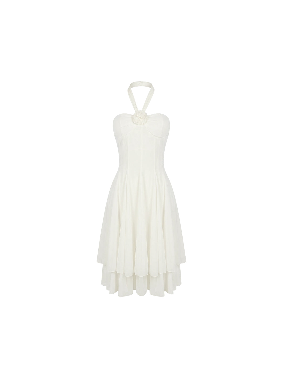 Robe Olivia Elyth Édition : une robe de cocktail blanche aérienne au style romantique, parfaite pour un événement chic à Paris. Elle présente un bustier ajusté avec un col licou, orné d'une fleur sculpturale délicate au centre du décolleté, et une jupe évasée à double épaisseur de mousseline offrant un mouvement léger et vaporeux.