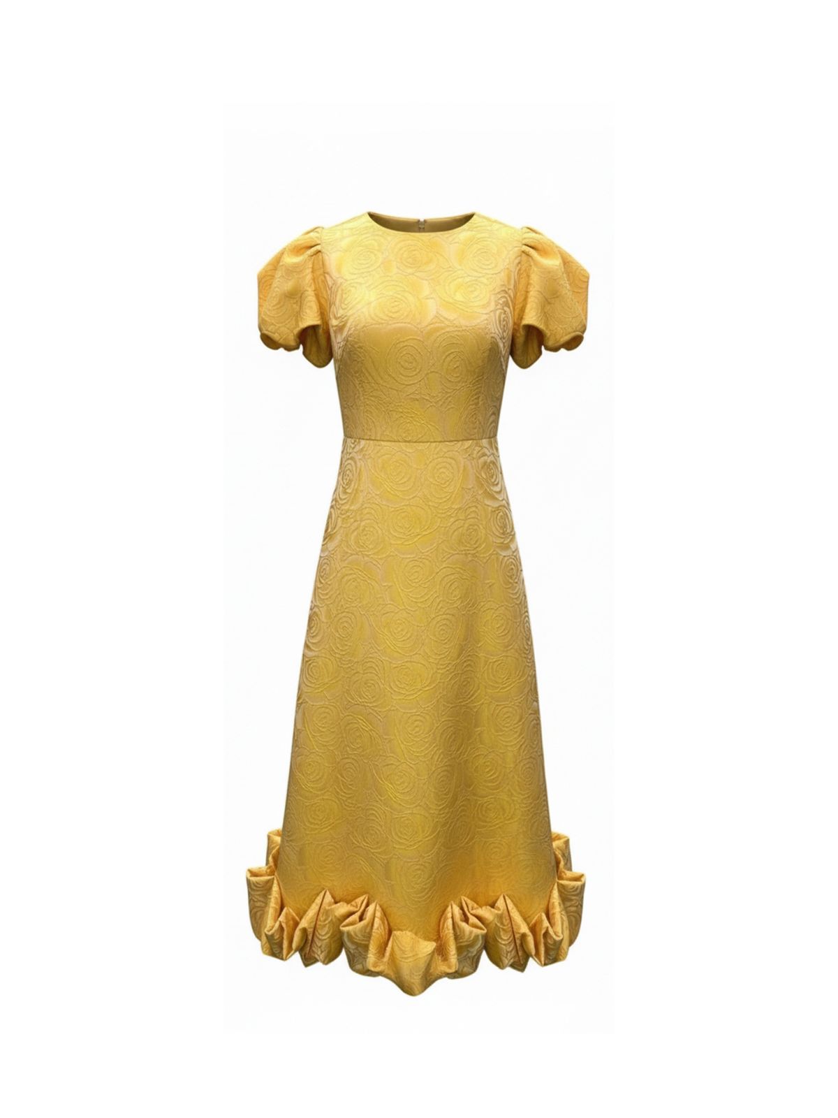 Robe Vivian Elyth Édition : robe mi-longue jaune or en jacquard de soie précieux avec motifs de roses en relief, dotée de manches courtes bouffantes et d'un ourlet à volants bouillonnés pour une silhouette couture structurée.